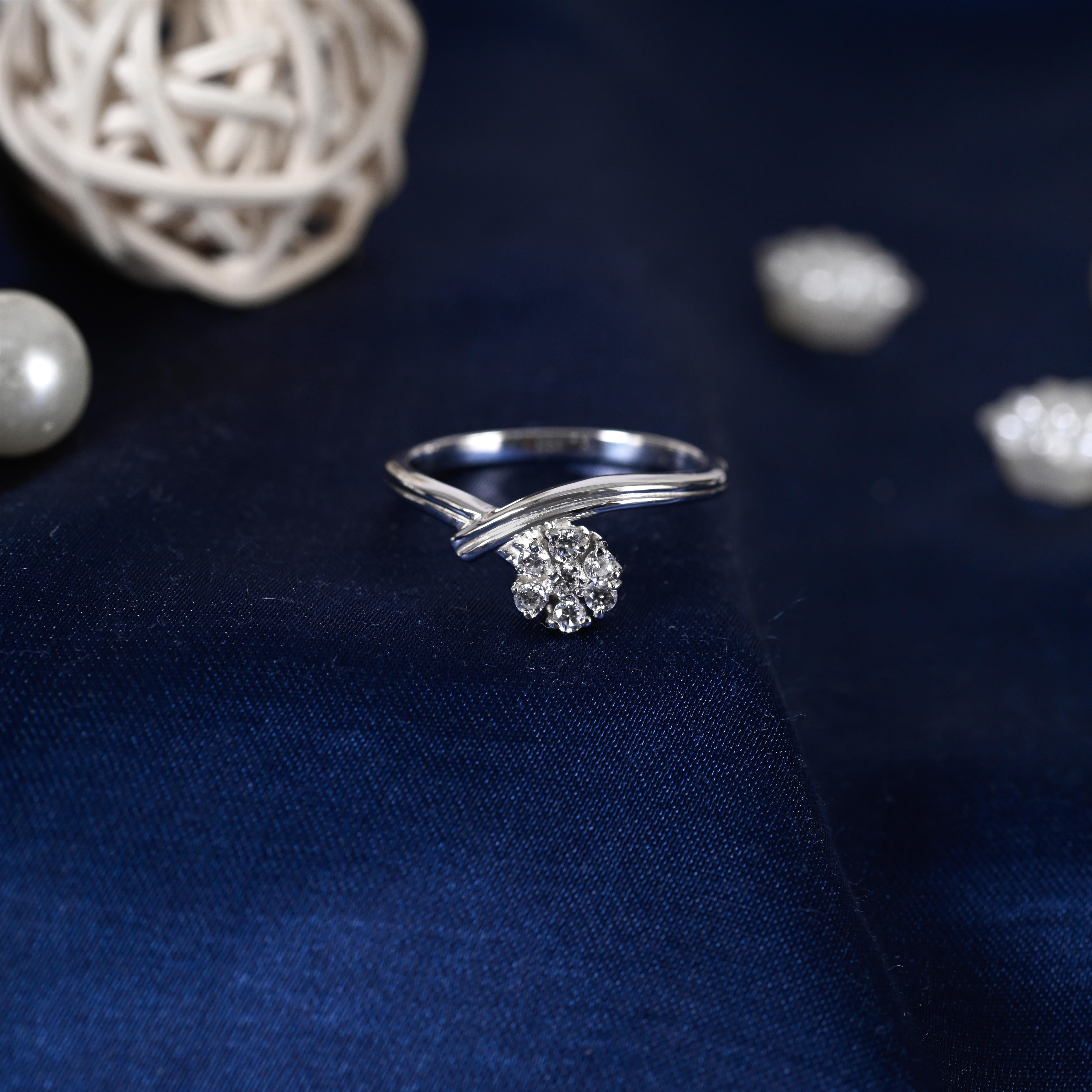 Victoria Silver Zircon Ring