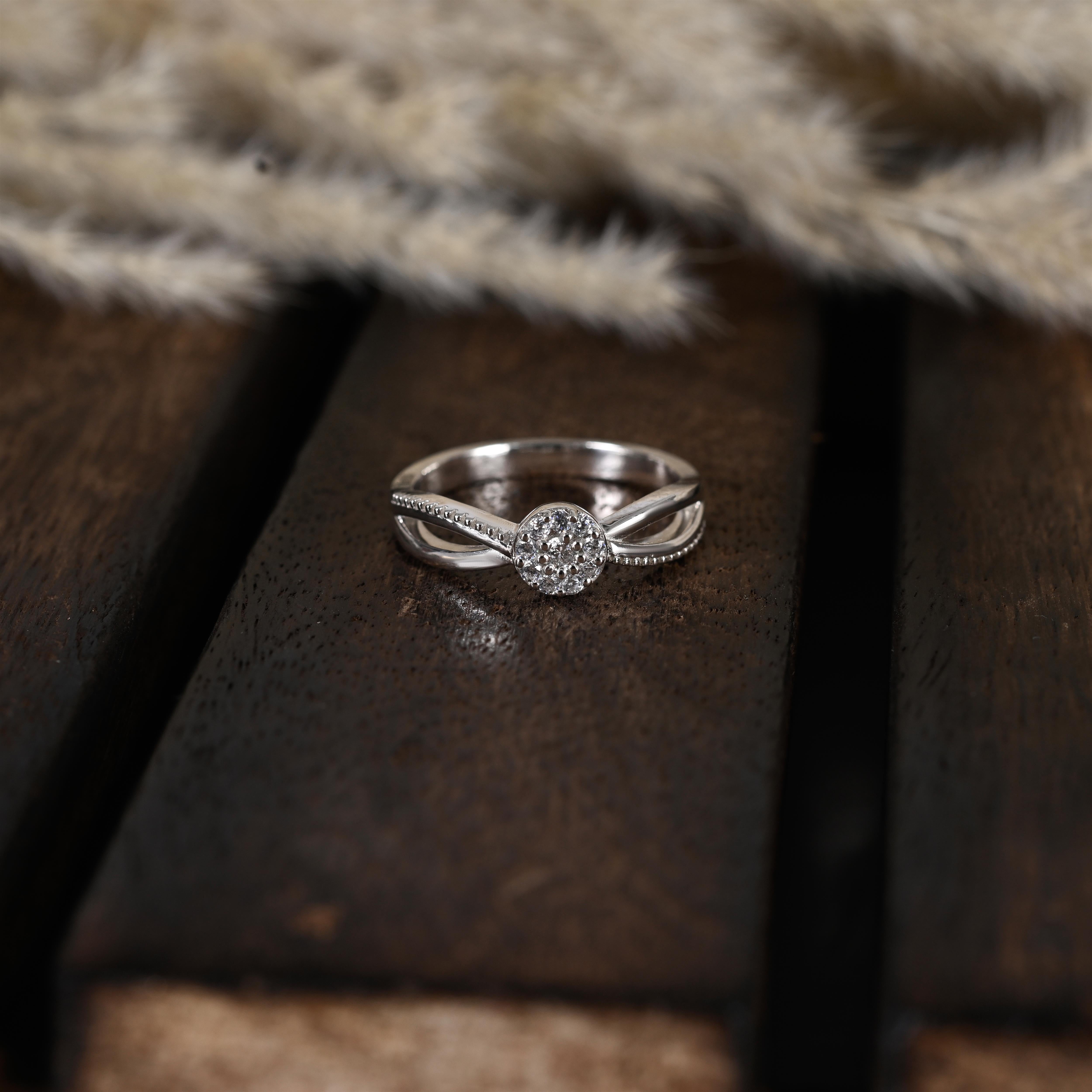 Oliva Silver Zircon Ring