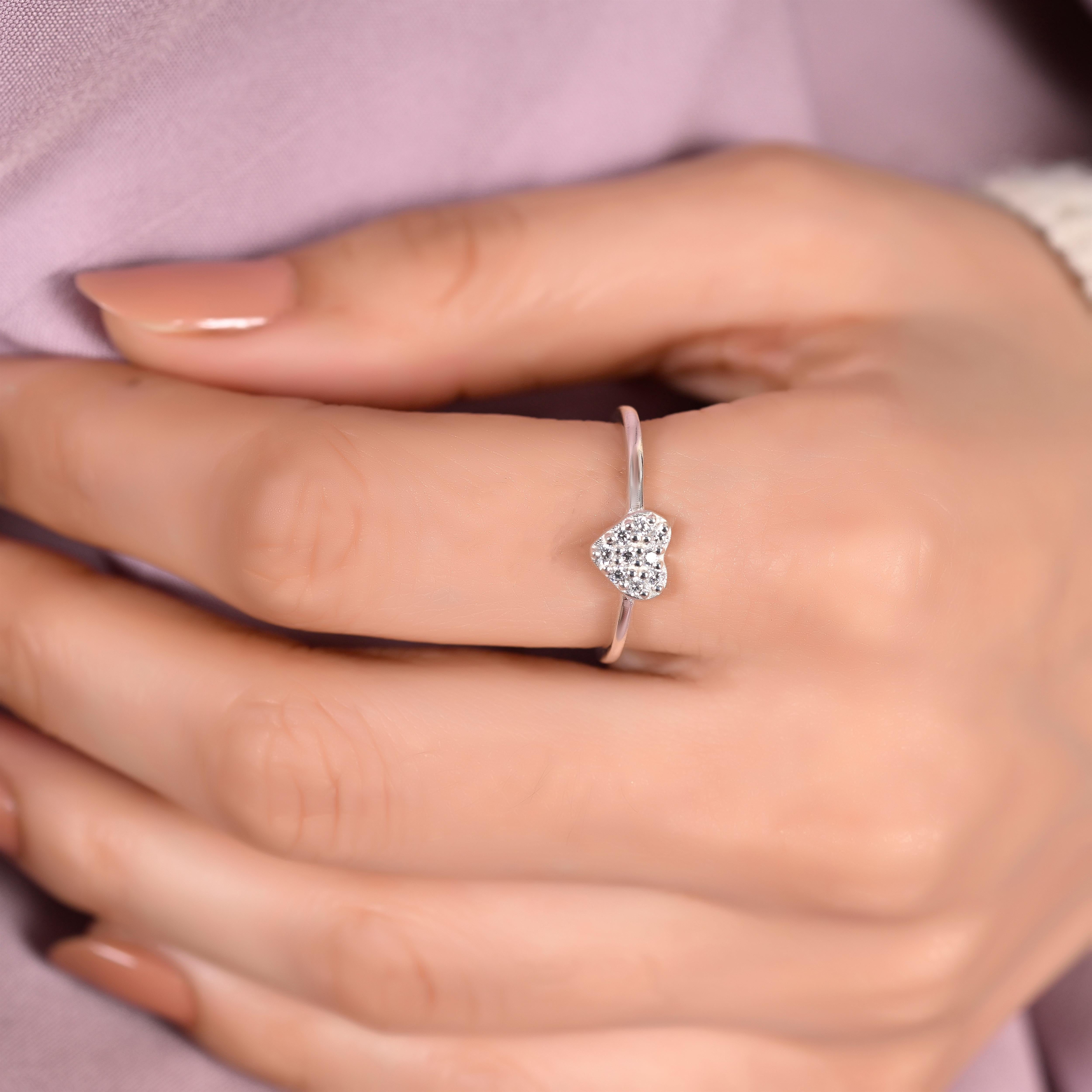 Gizelle Silver Zircon Ring