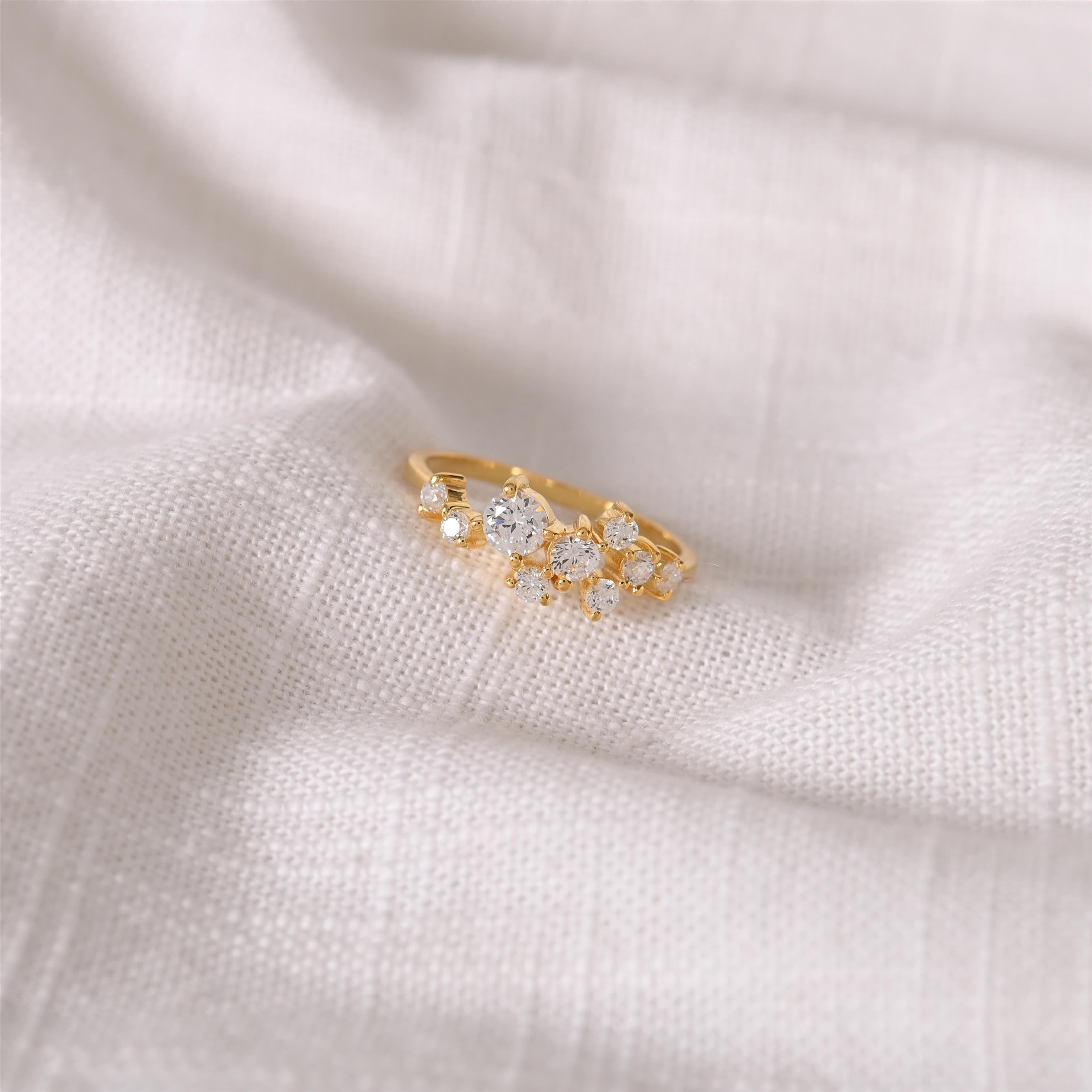 Daizy Silver Zircon Ring