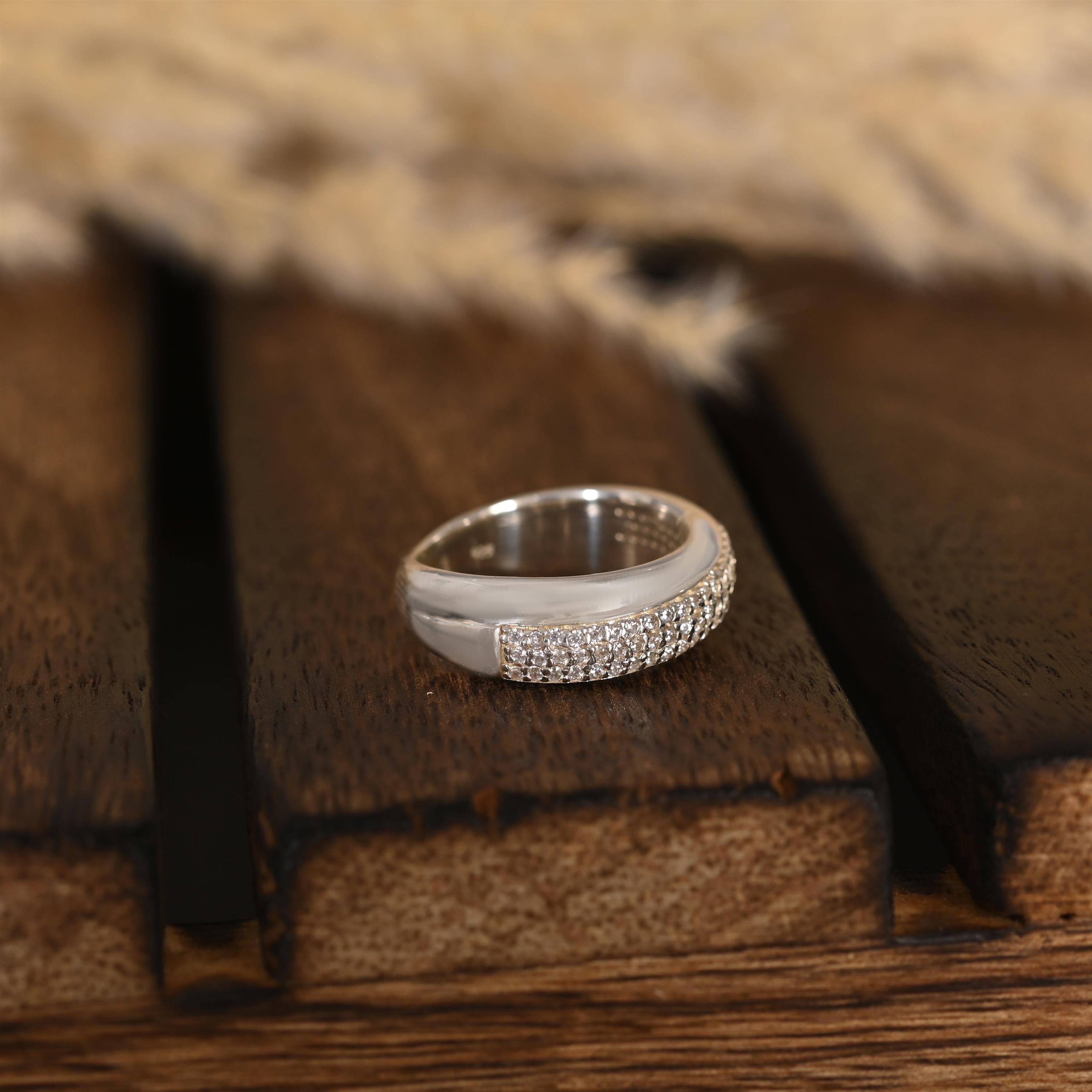 Dinia Silver Zircon Ring