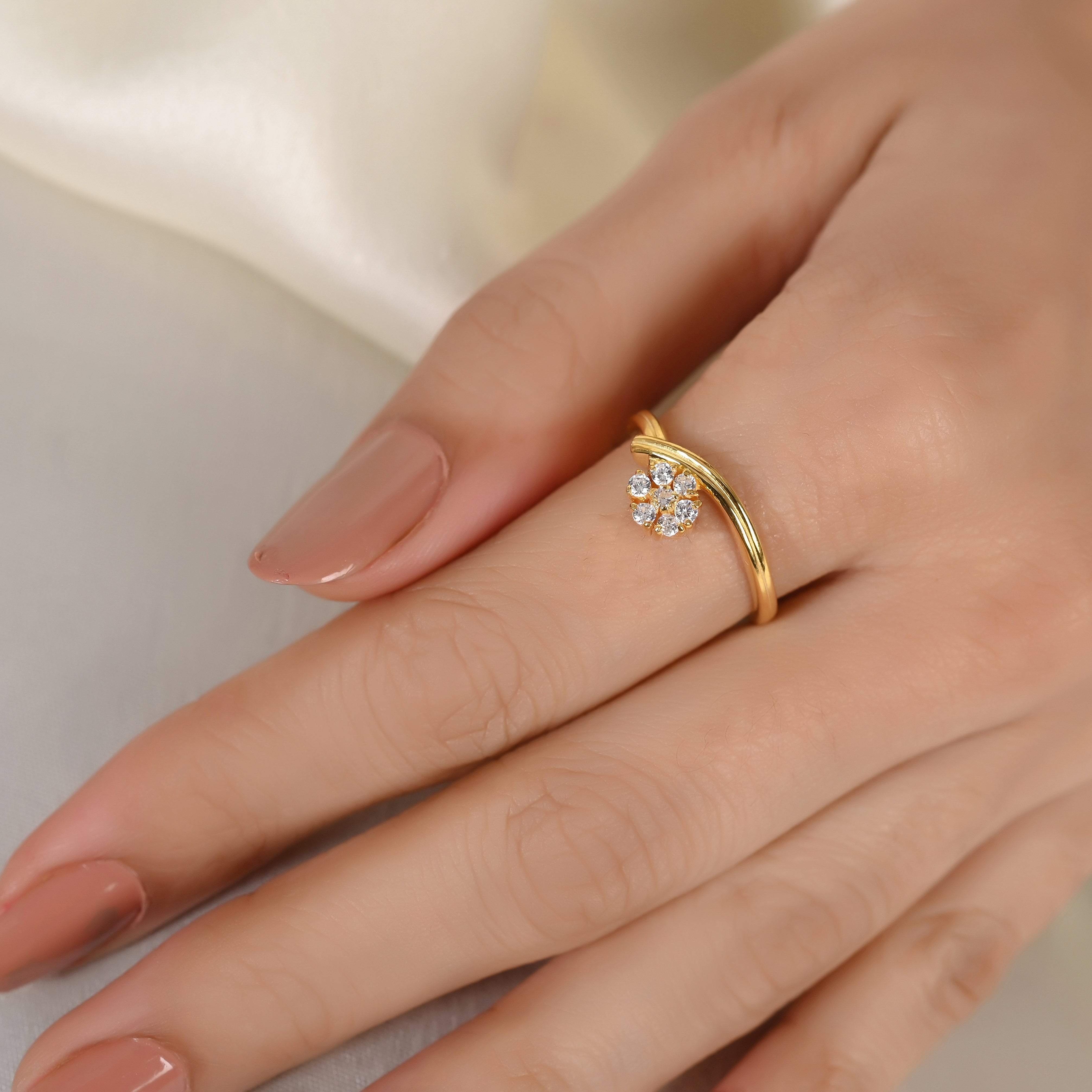 Victoria Silver Zircon Ring