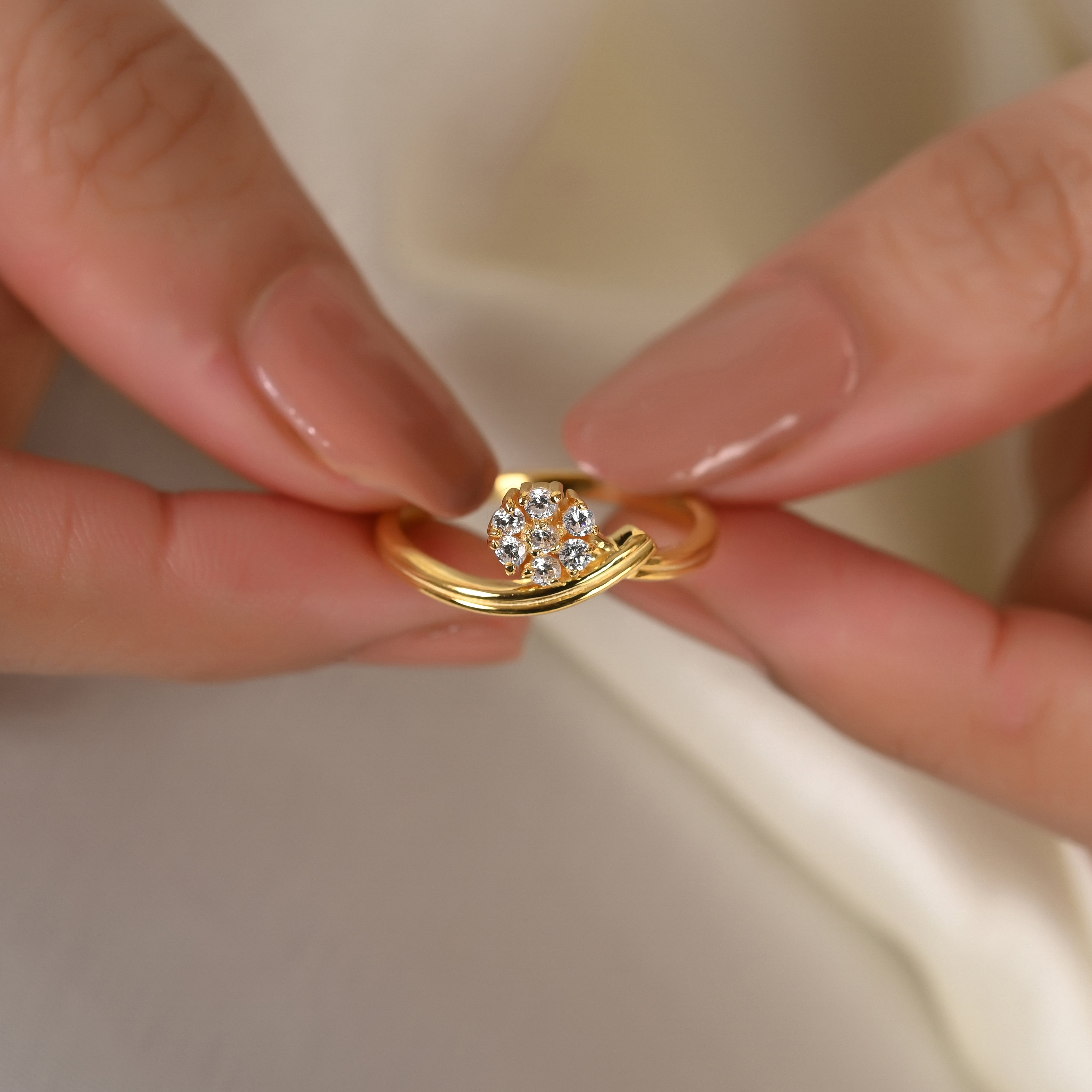 Victoria Silver Zircon Ring