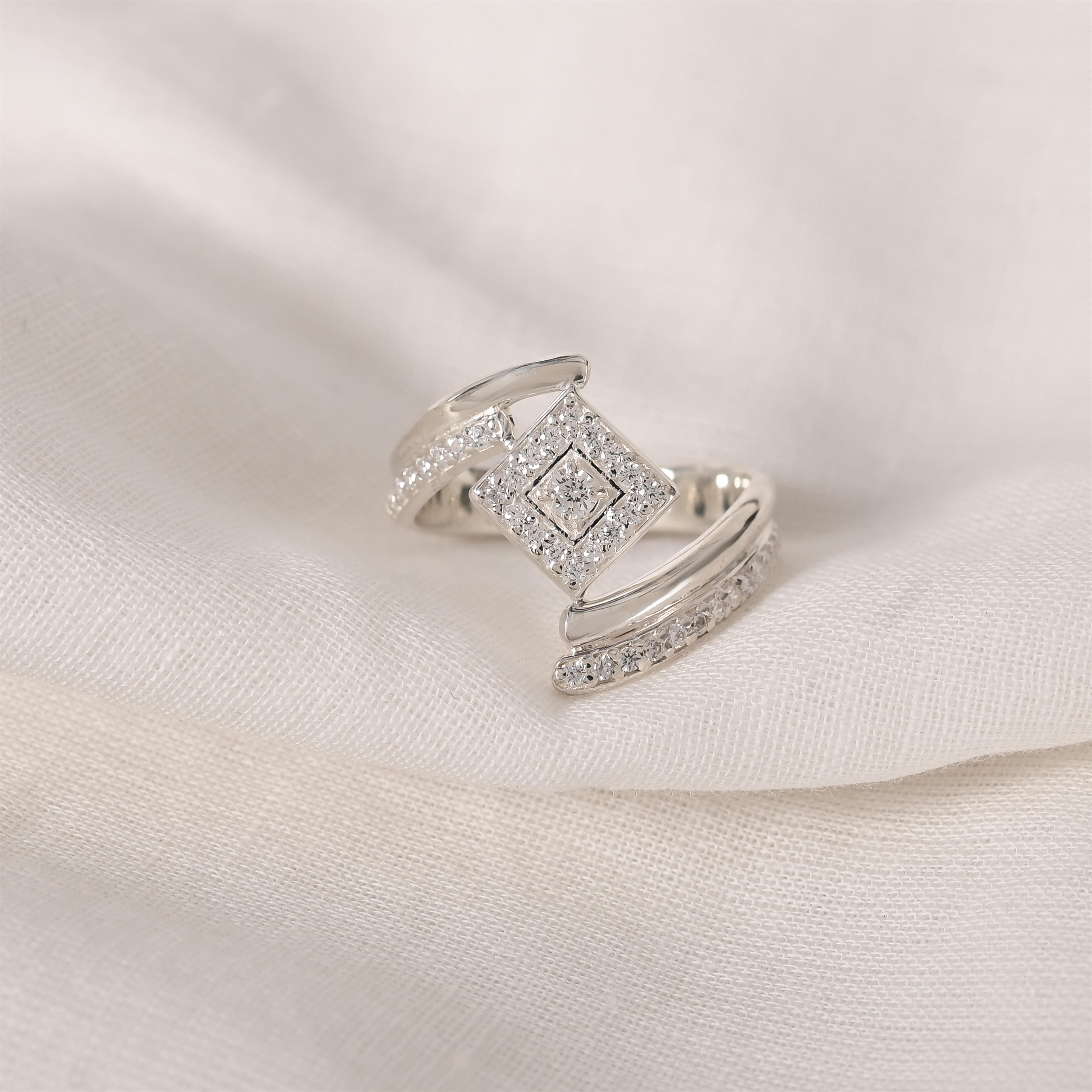 Berrit Silver Zircon Ring