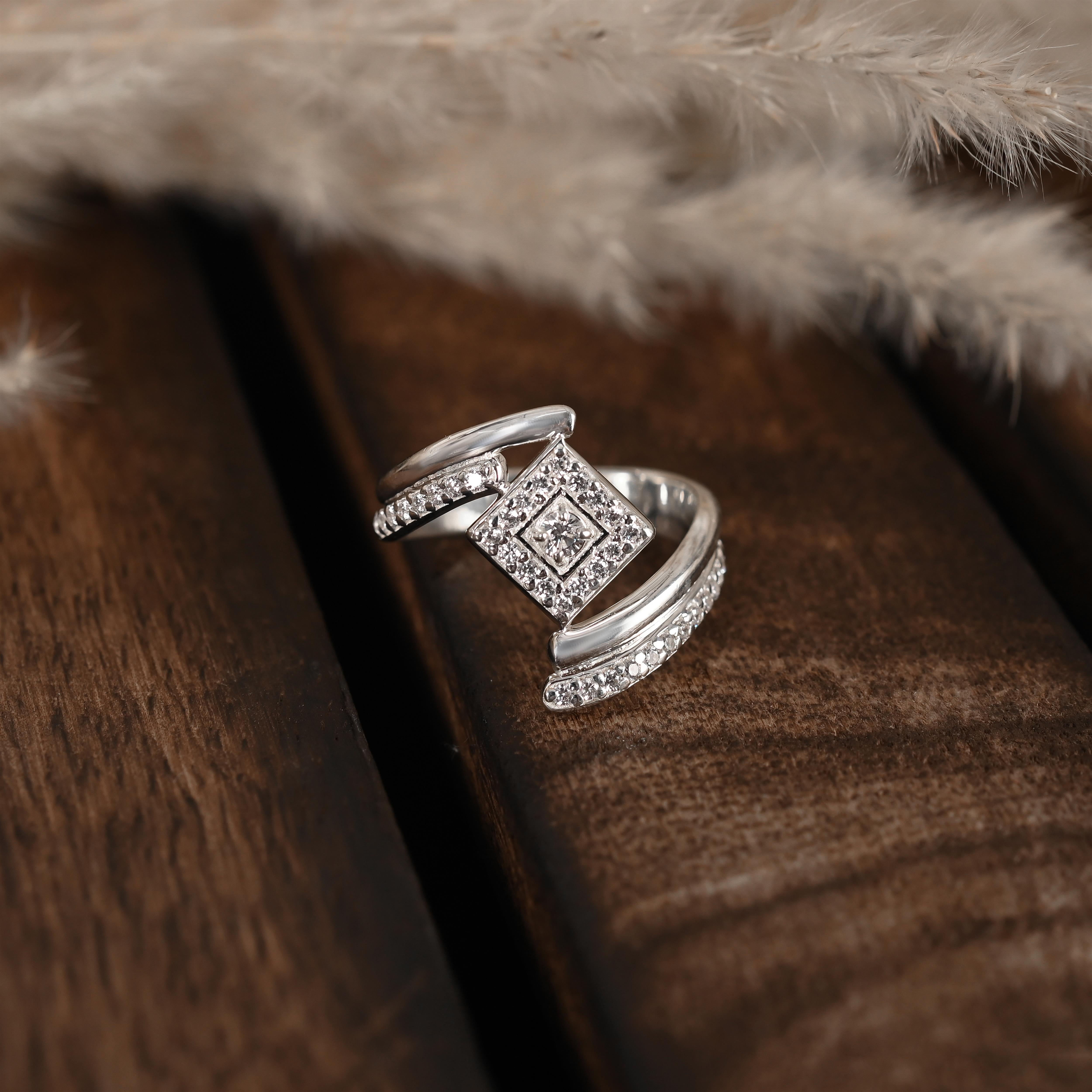 Berrit Silver Zircon Ring