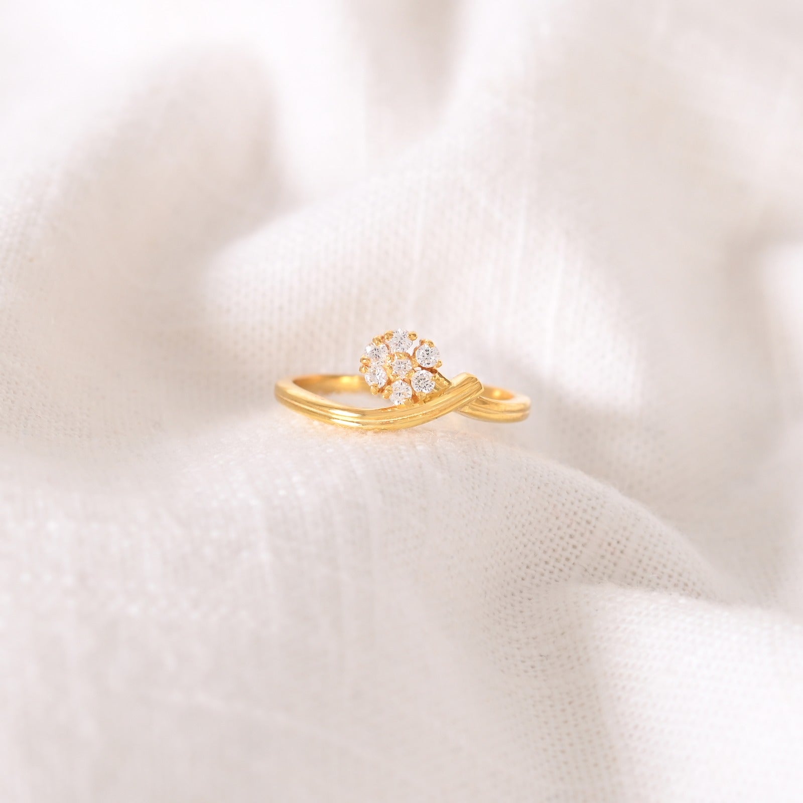 Victoria Silver Zircon Ring