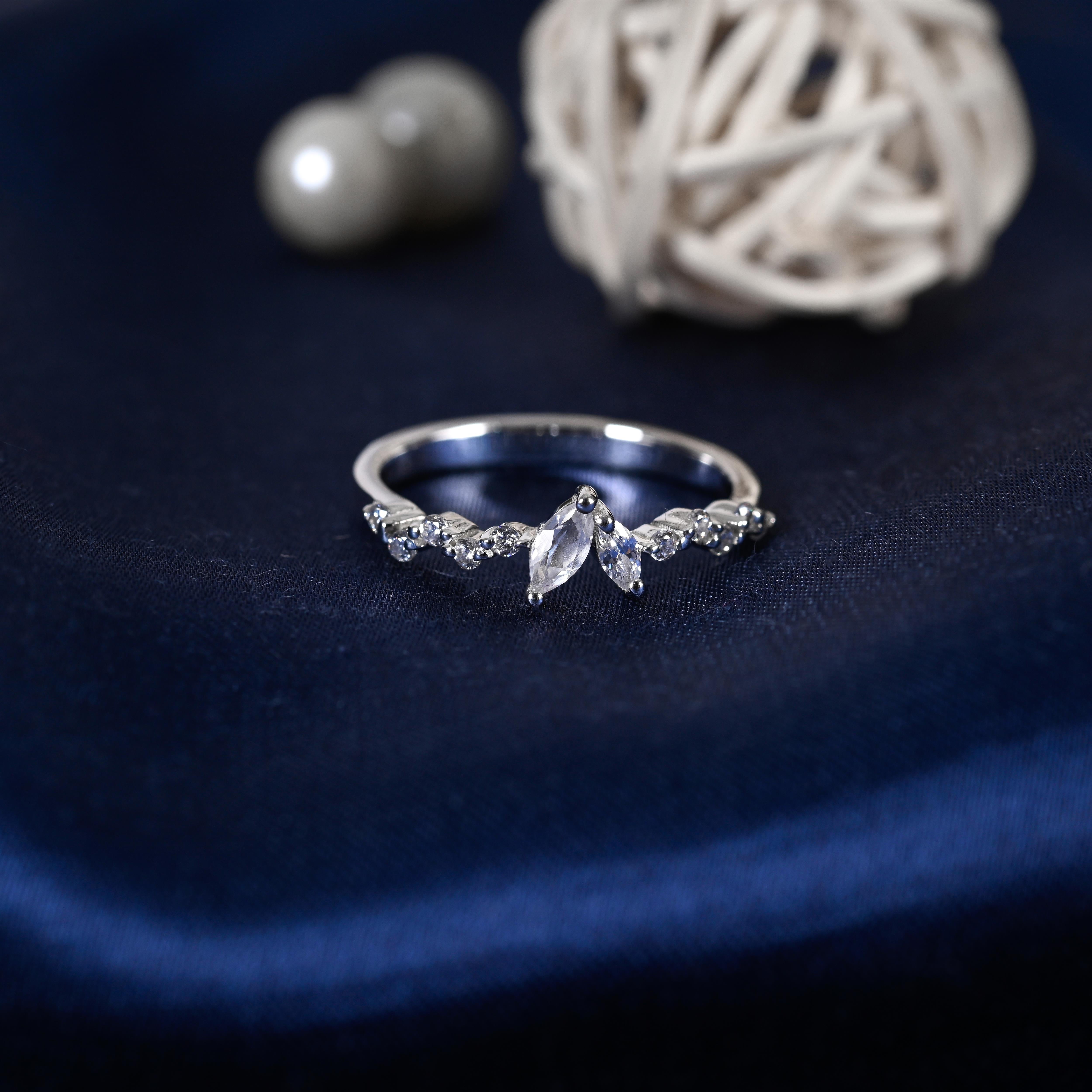 Regina Silver Zircon Ring