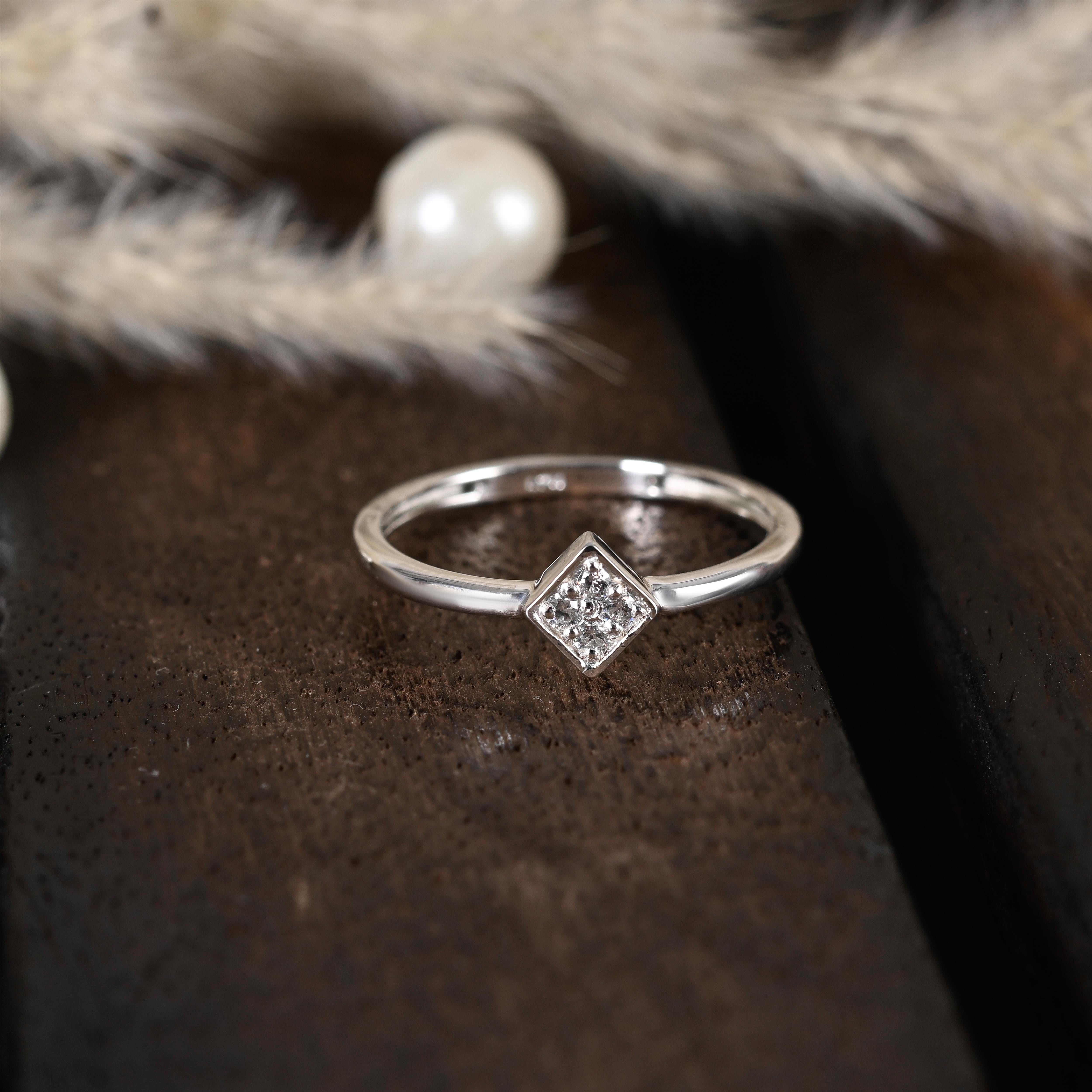 Noura Silver Zircon Ring