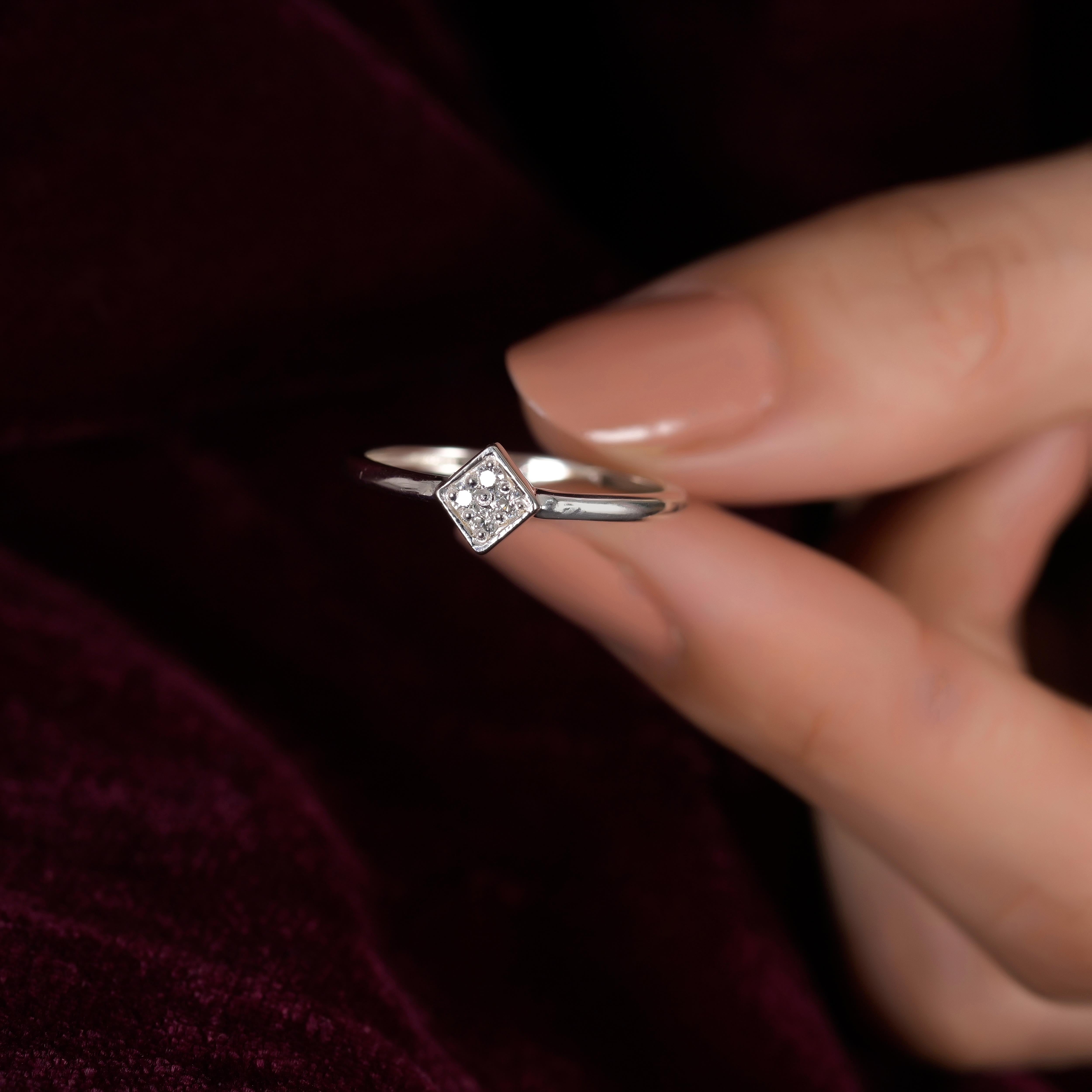 Noura Silver Zircon Ring