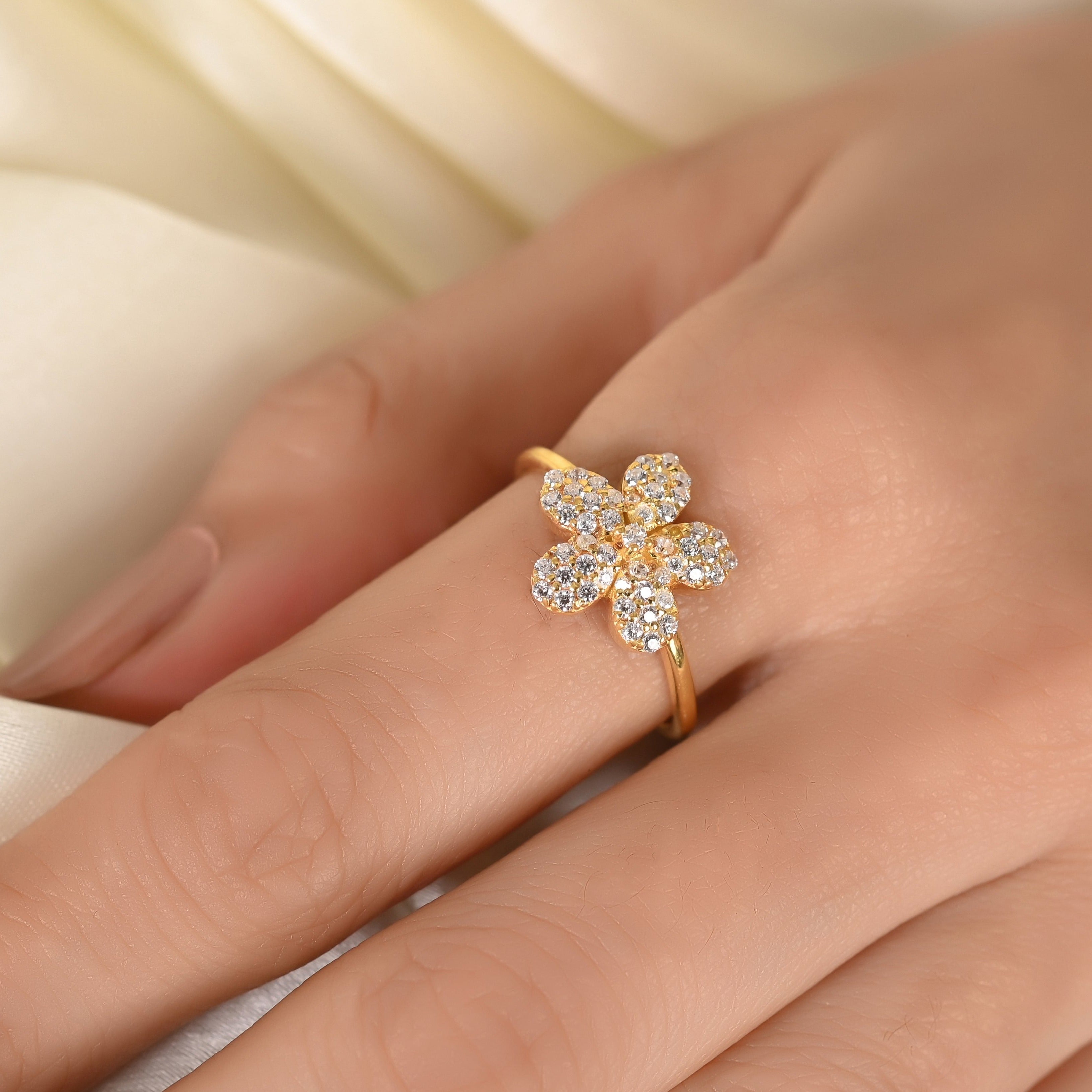 Amal Silver Zircon Ring