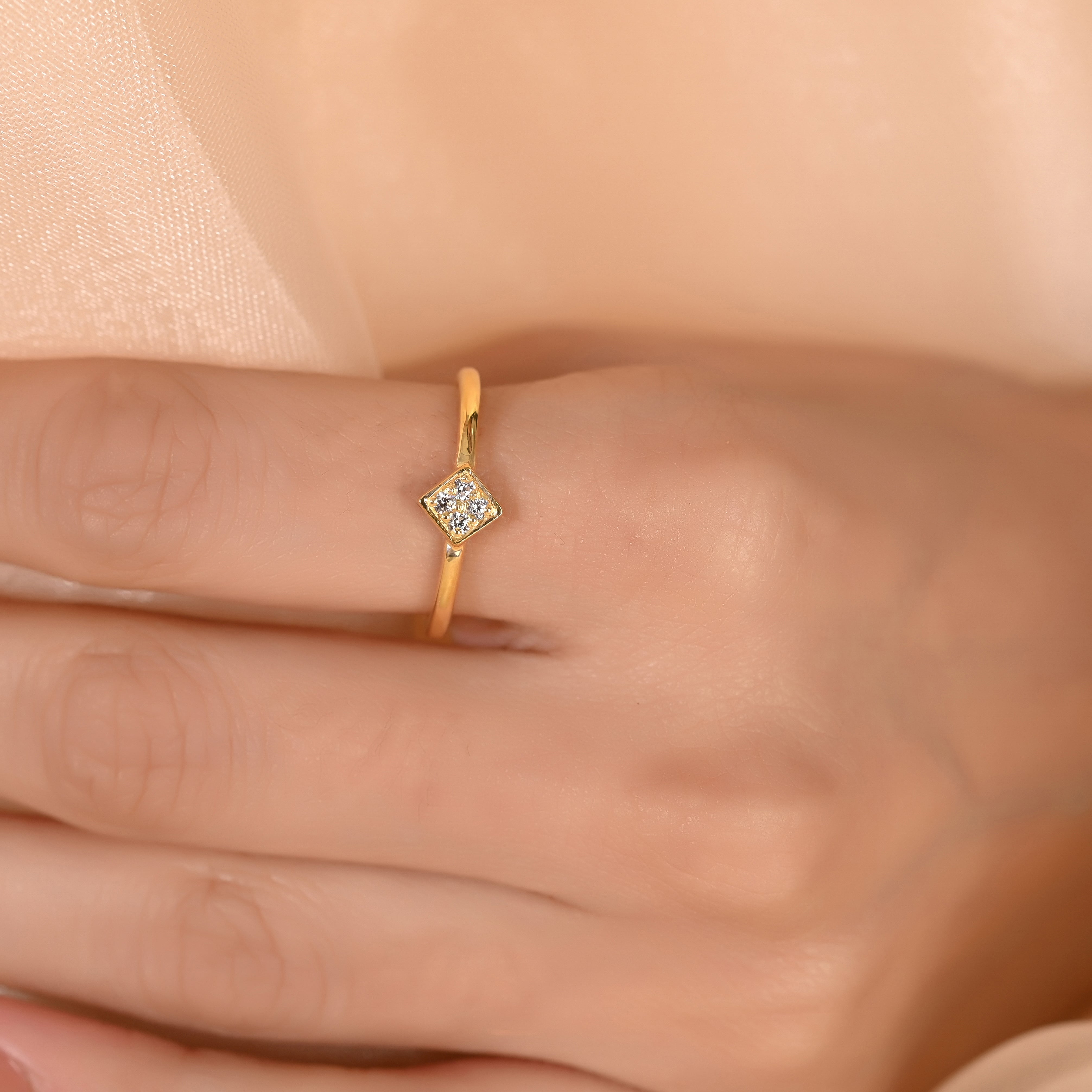 Noura Silver Zircon Ring