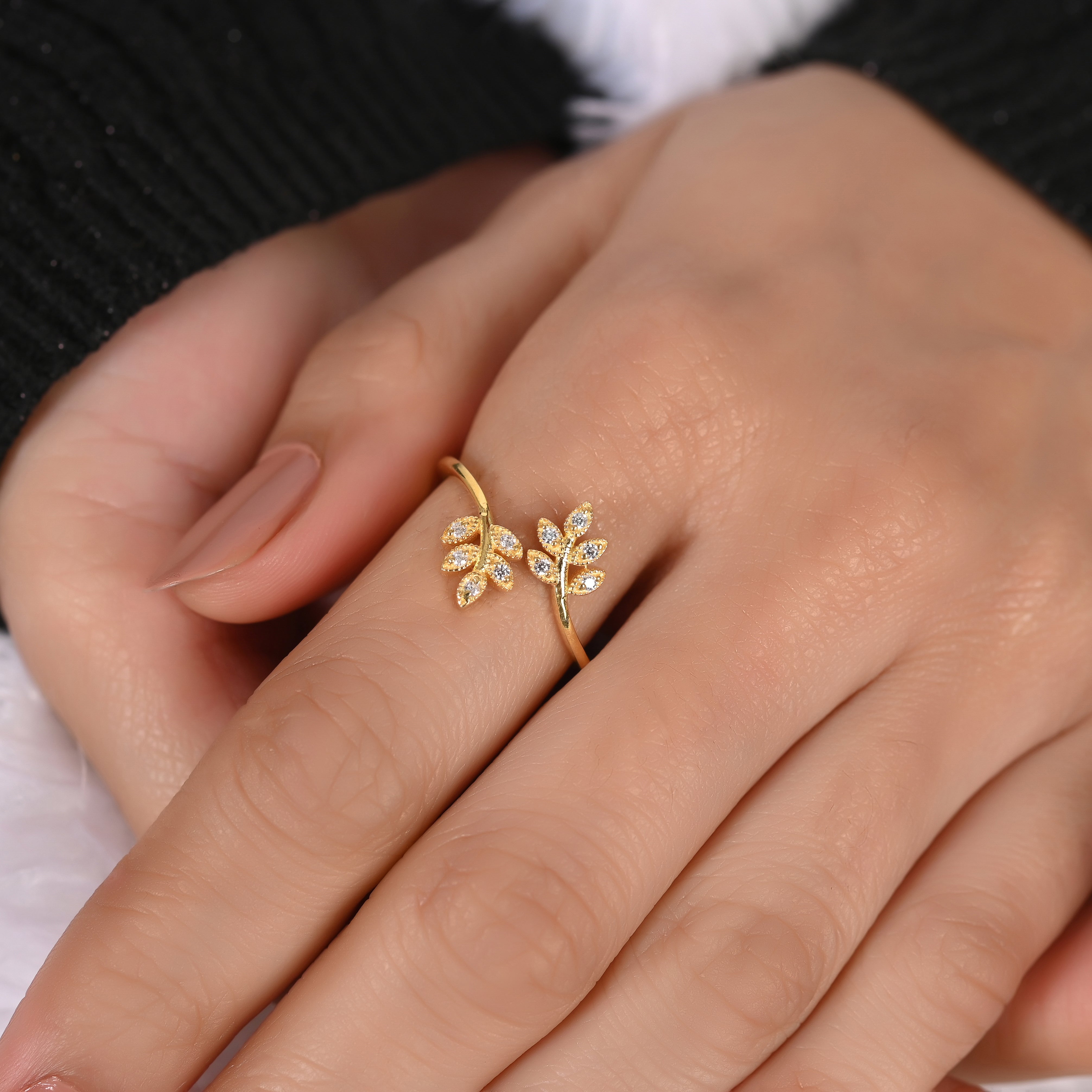 Elvia Silver Zircon Ring