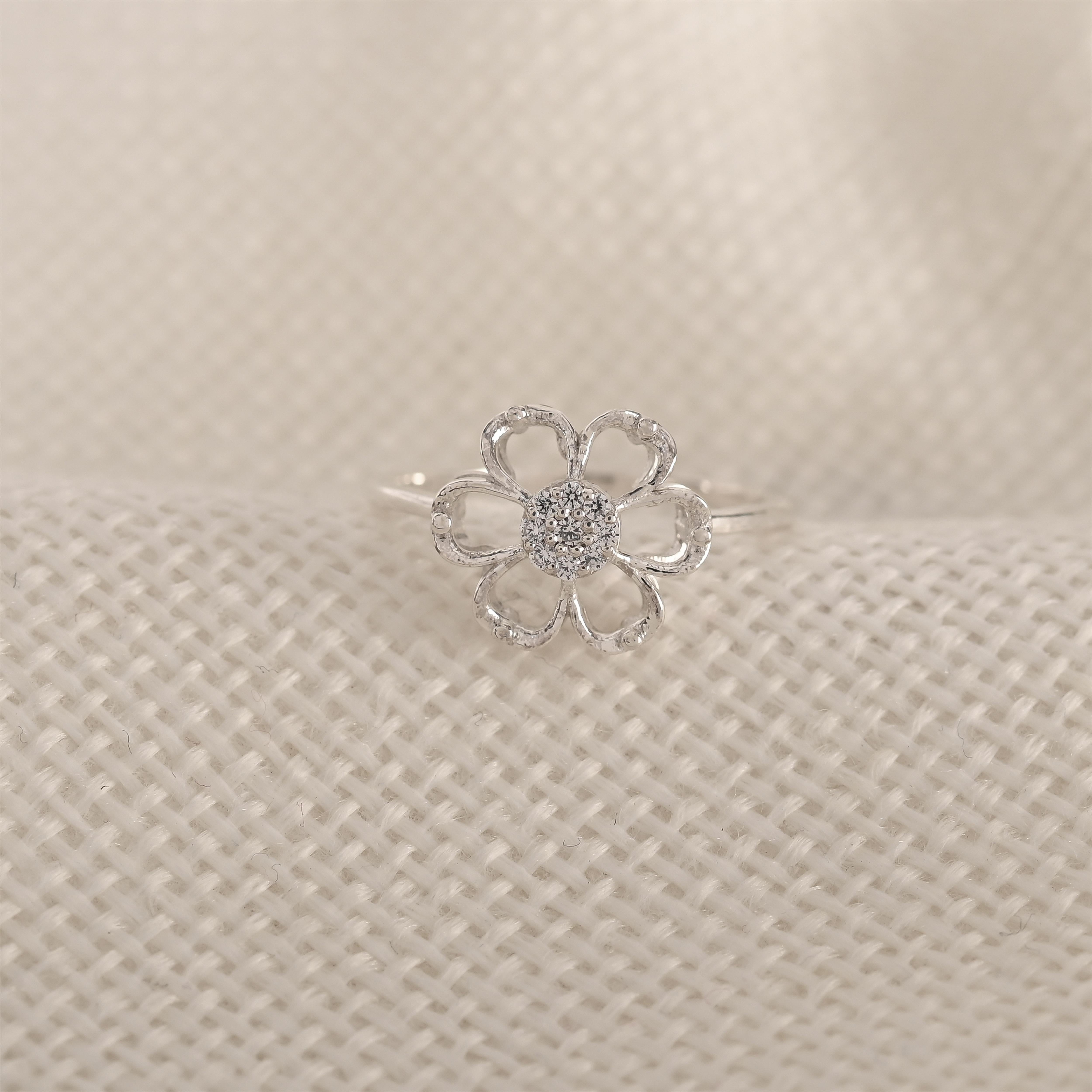 Fleur Silver Zircon Ring