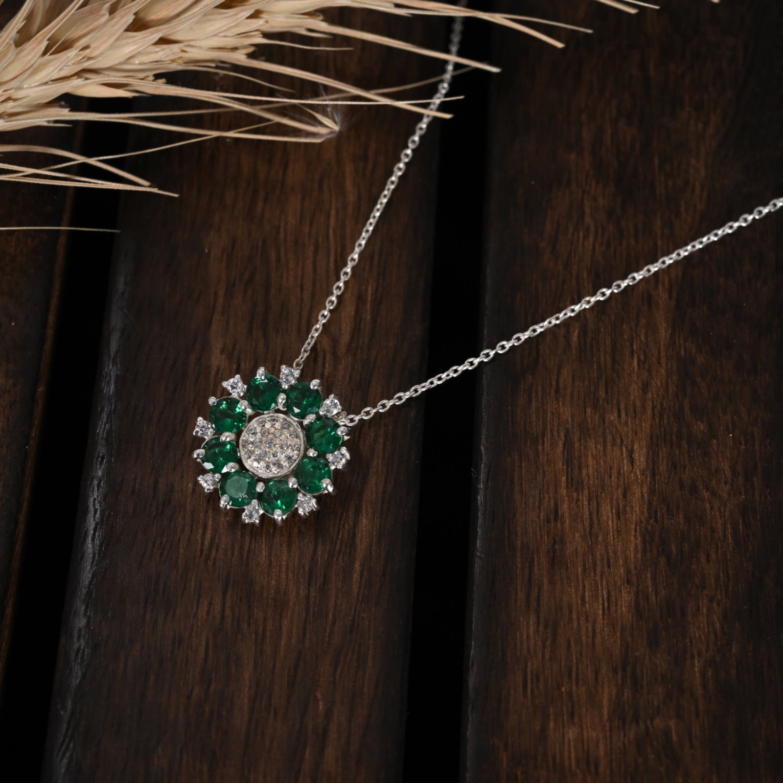 Elm silver zircon necklace